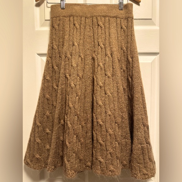 H&M 2 piece suit, skirt and top - Picture 4 of 7